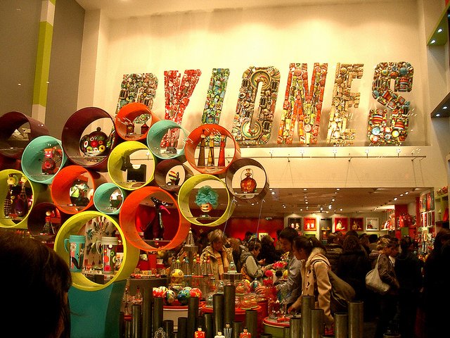 lojas de souvenirs em Paris