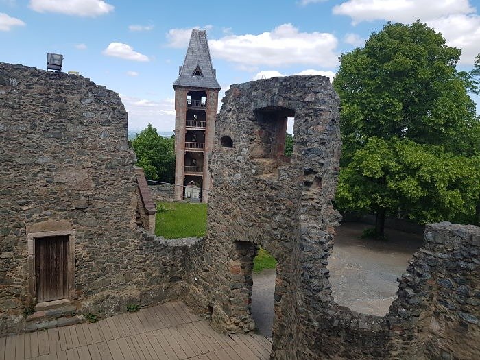 Burg Frankenstein interior alto