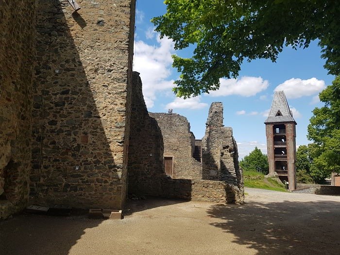 Burg Frankenstein interior