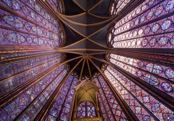 Teto e vitrais da Sainte-Chapelle Paris