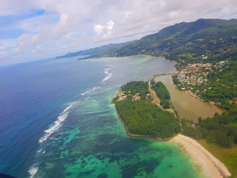 Ilhas Seychelles: o paraíso de águas cristalinas e beleza intocada