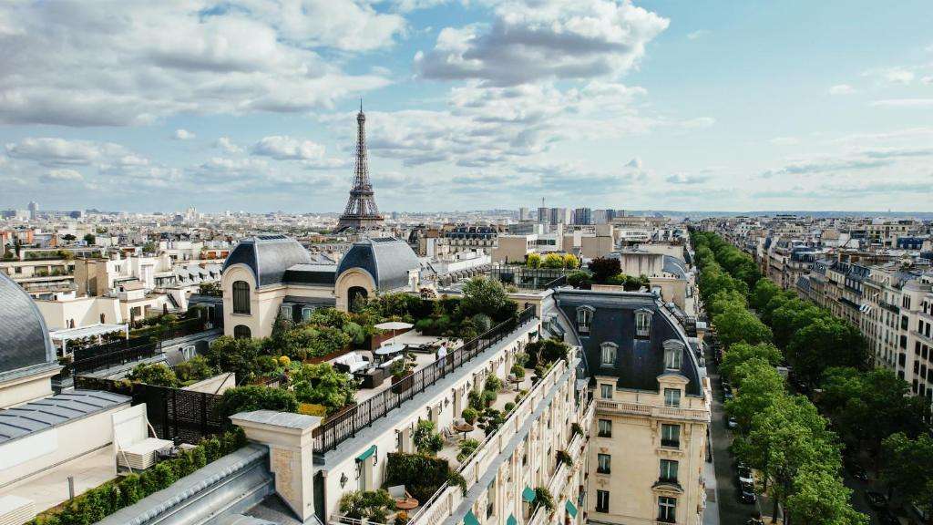 Hotel com vista da Torre Eiffel Hotel The Peninsula Paris